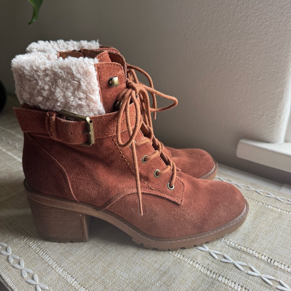 Zodiac Suede Lace Up Boots NWOT